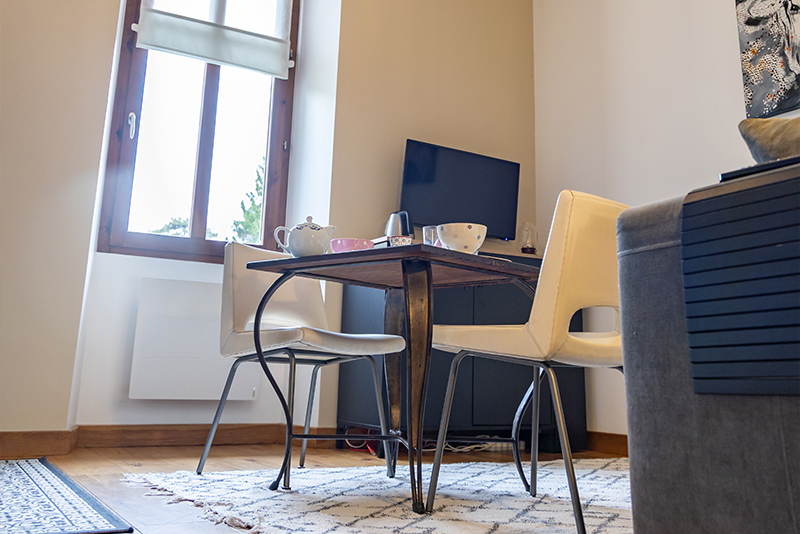 Appartement n°2, Parking gratuit et pisicne